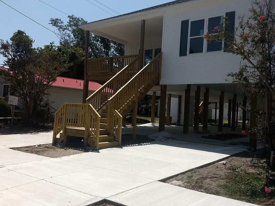 1st image of 611 Bridges St #10