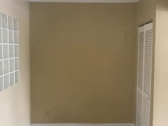 3rd image of 1419 NW 11th St