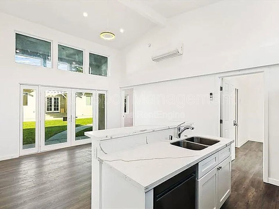 1st image of 554 N Cambridge St #552