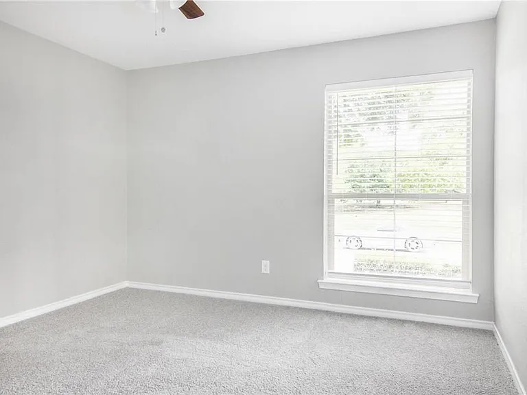 2808 Golfing Green Dr — Photo 20