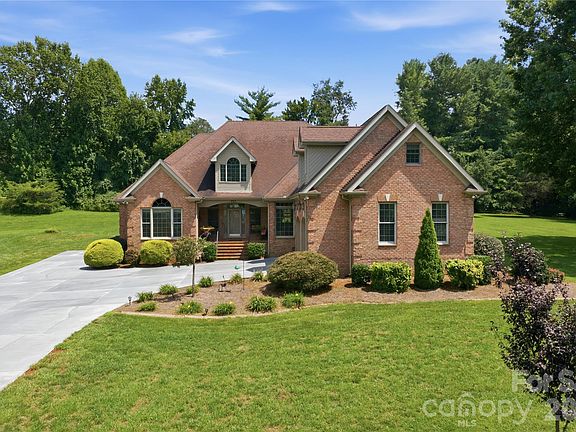 2nd image of 260 Baymount Dr