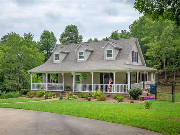 2759 Country Mdws, Valdese, NC 28690