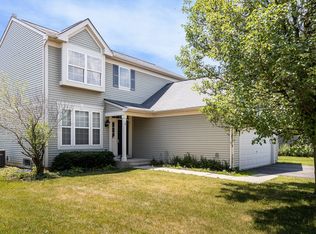 2611 Rosehall Ln, Aurora, IL 60503