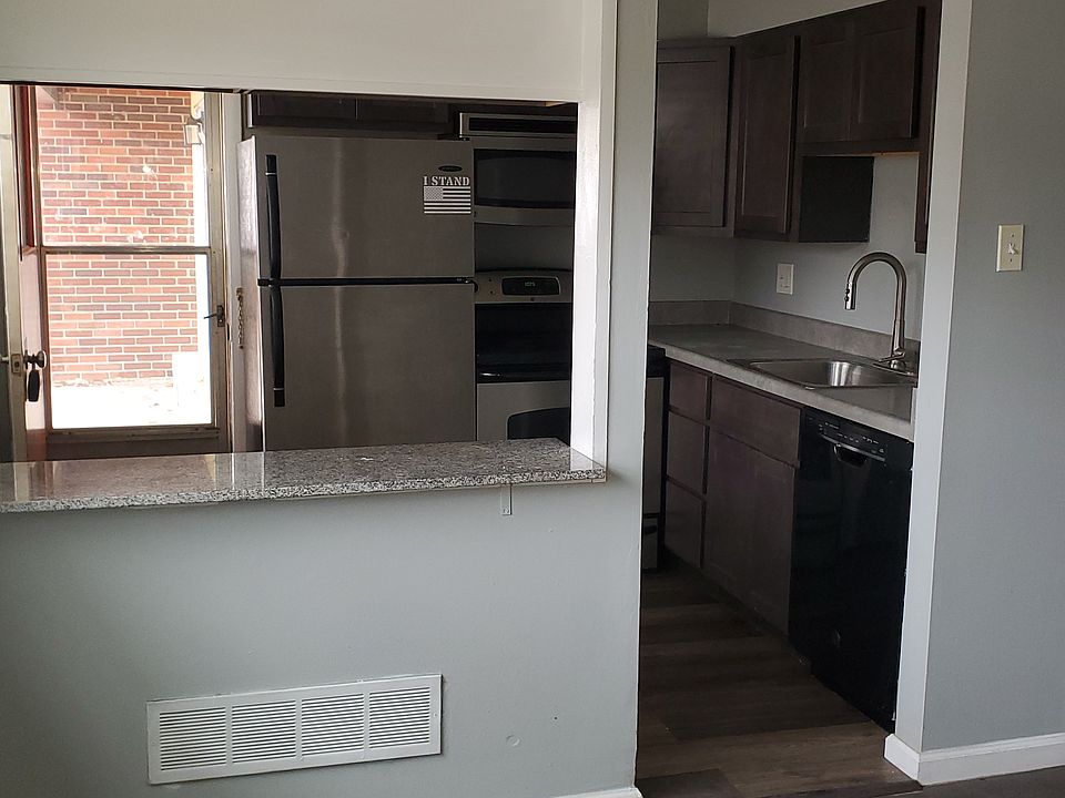 2nd image of 7526 Hazelcrest Dr APT C