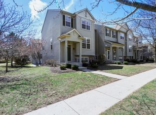 1075 Chadwick Dr, Grayslake, IL 60030