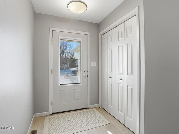 3rd image of 3490 28th Ave S