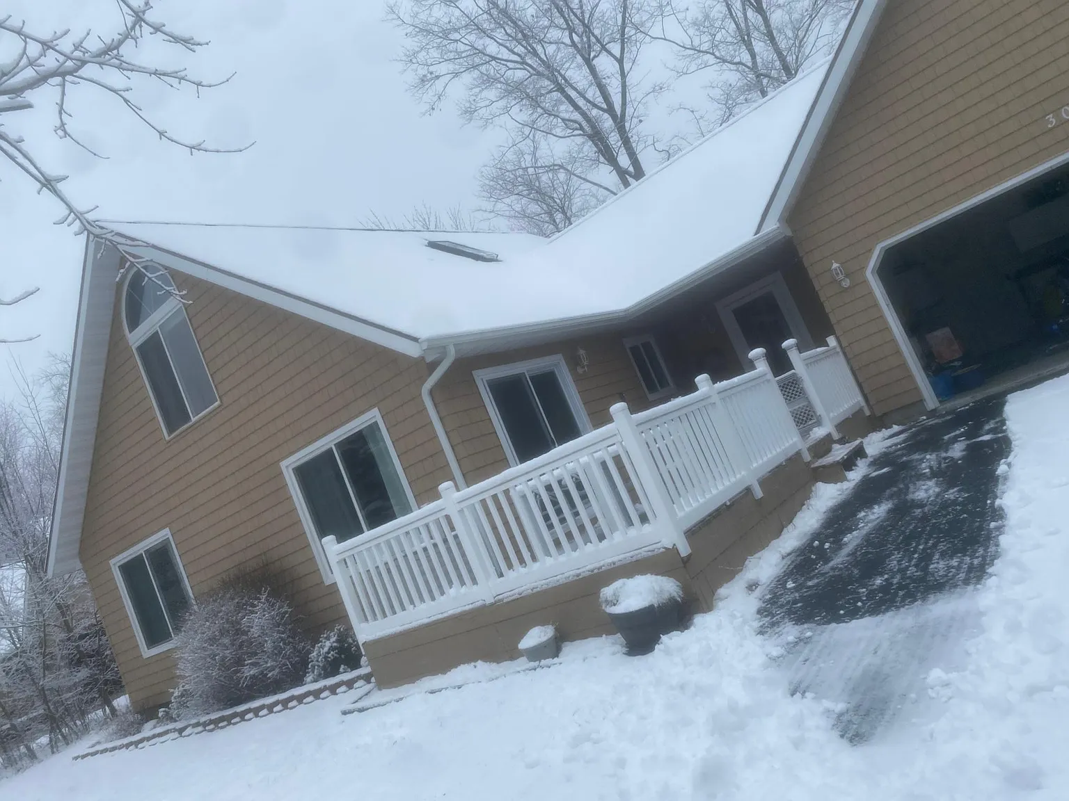 302 Robin Hood St photo 1