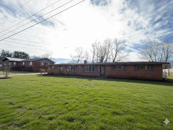 18 Barker Ln #B, Signal Mountain, TN 37377