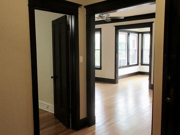 4th image of 6537 N Newgard Ave #3S