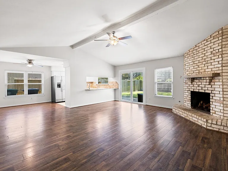 3218 Sycamore Springs Dr — Photo 6