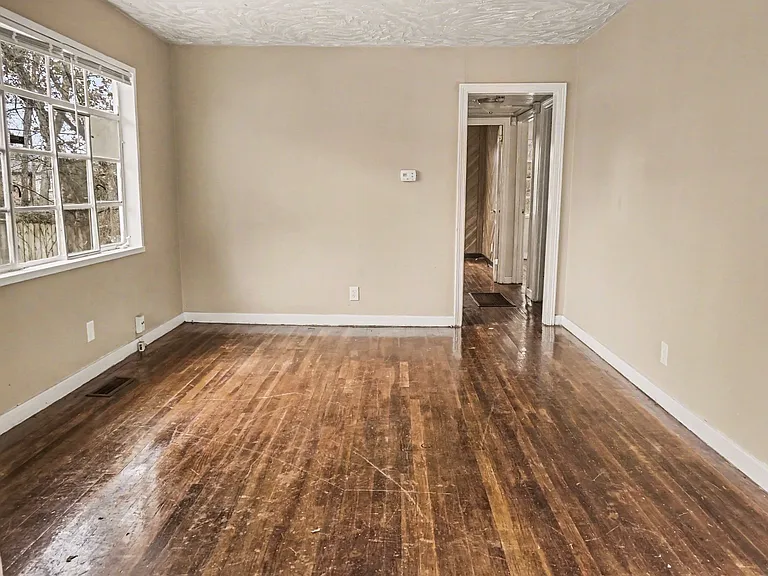 1520 17th Way SW — Photo 3