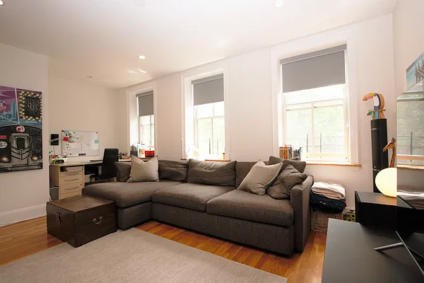 Rented by R New York | media 29