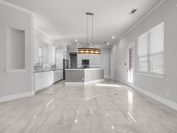 4th image of 6028 Berry Ridge Ln