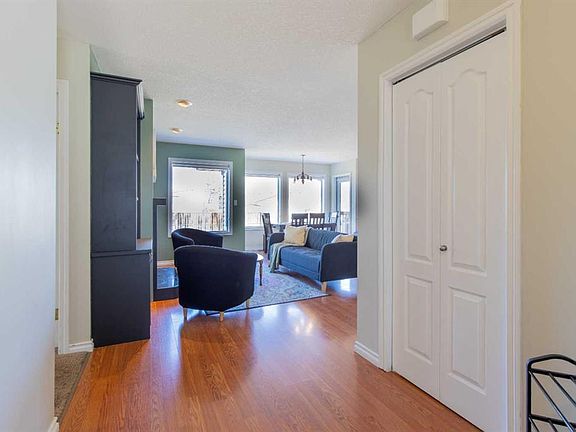 3rd image of 628 Maple Pl S