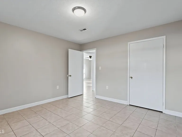 1001 Kiser Blvd #12 — Photo 10