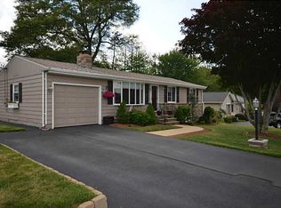 4 Rainbow Rd, Cranston, RI 02920