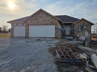 689 W Castor Loop, Nixa, MO 65714