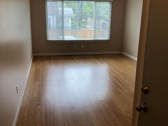 2nd image of 950 Ann St APT 201