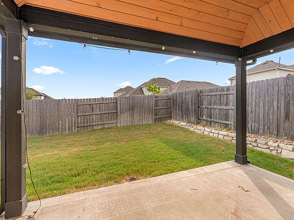 4th image of 11008 Strawberry Roan Dr