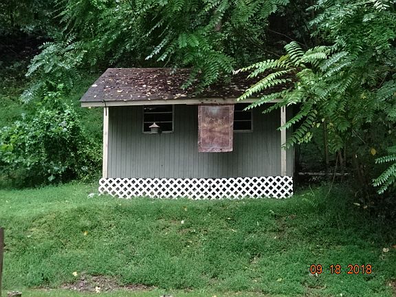 2nd image of 20 Meadowbrook Ln