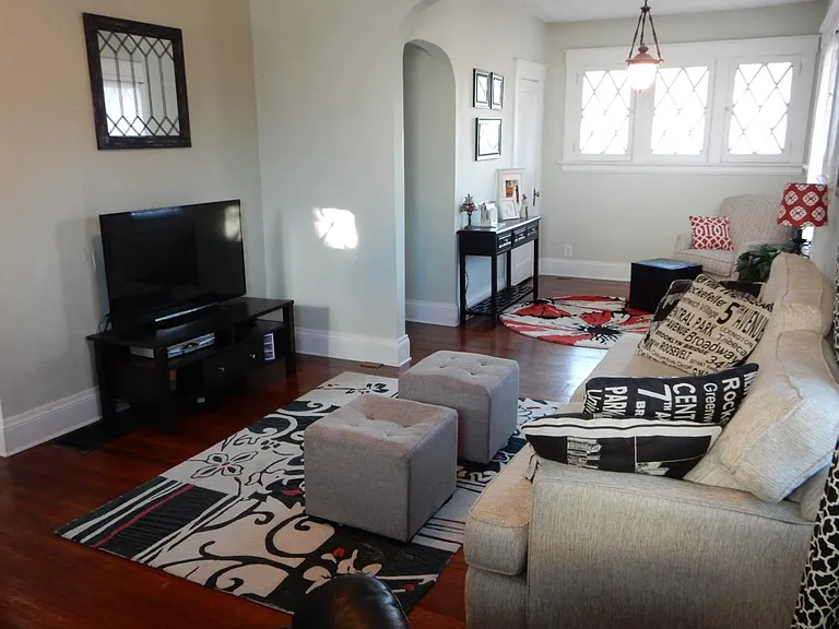 2823 Madison Rd — Photo 9