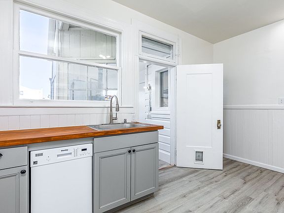3rd image of 1035-1039A Sanchez St #1039