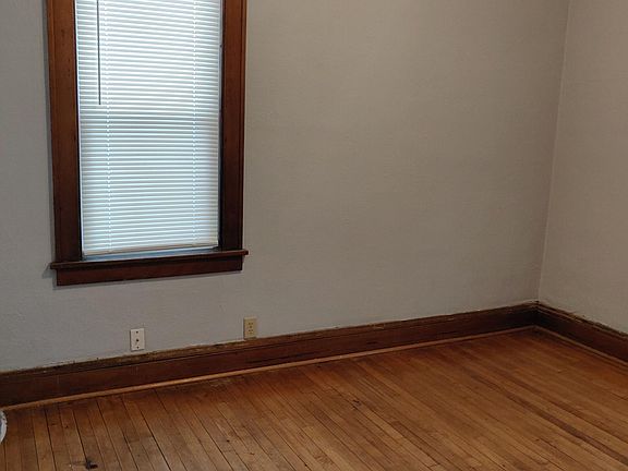 5th image of 758 Reaney Ave APT 1