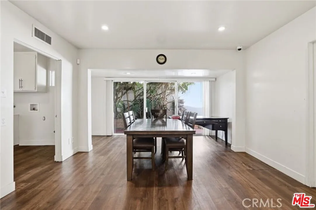 7 bed, 4.0 bath, 3518 sqft, $13,000 — Photo 4