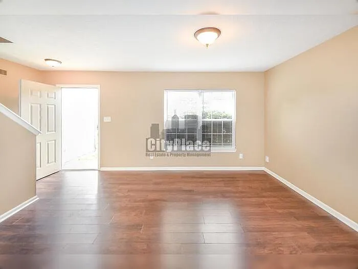 4324 Blue Spruce Ct — Photo 6