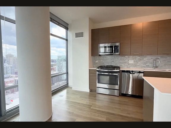 4th image of 848 N Orleans St