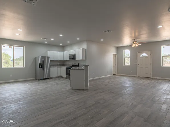 210 S Atlanta St, Corona De Tucson, AZ 85641