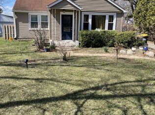 311 Meadow Ln, Lake In The Hills, IL 60156