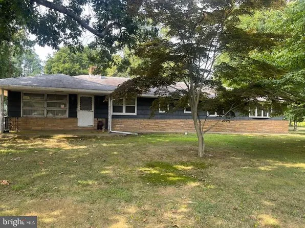 1054 Potts Mill Rd, Florence, NJ 08518