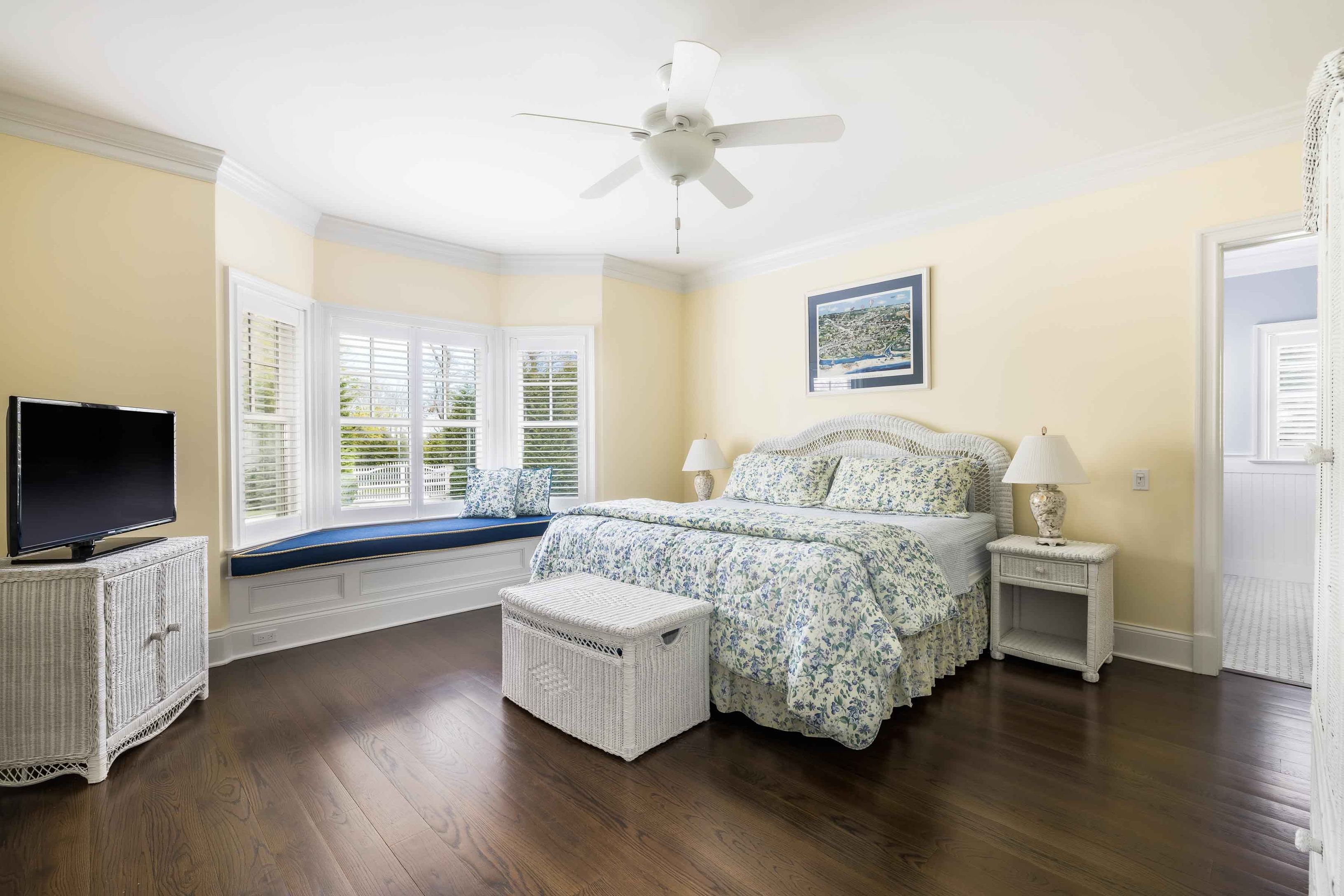 28 Bay Rd, Quogue, NY 11959 Out East