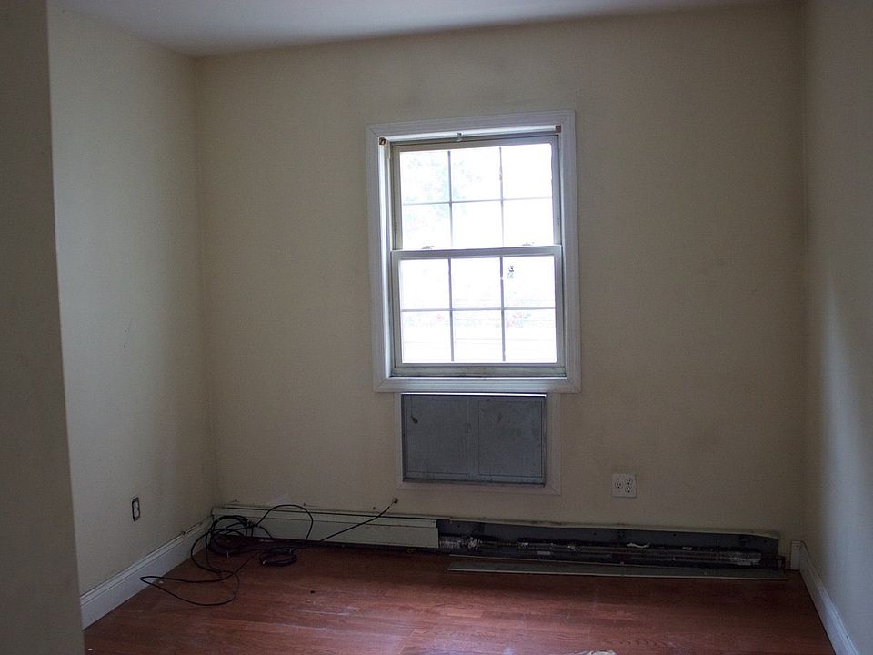 1st image of 20016 116th Ave #1