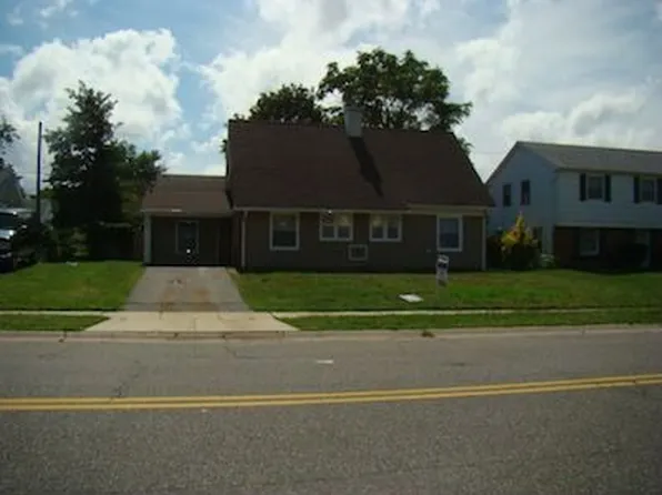 141 Pennypacker Dr, Willingboro, NJ 08046