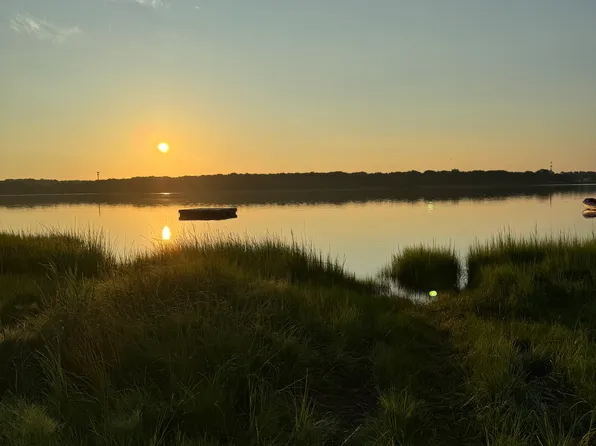 21 Wallis Ave Unit 1, Barrington, RI 02806