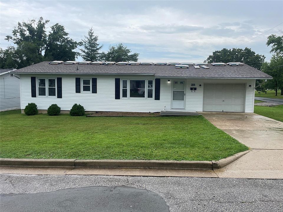 1st image of 304 E Margaret St