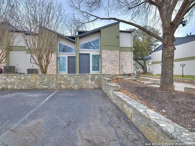 100 Lorenz Rd #1504 — Photo 1