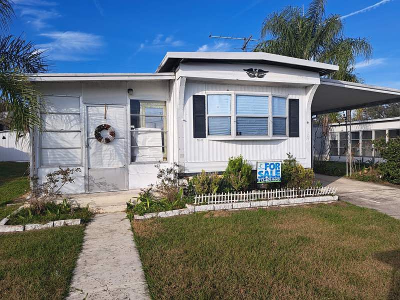 1st image of 39647 Calamanda Ave