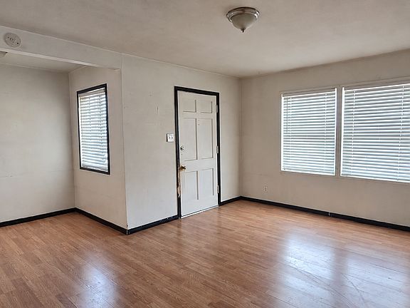 3rd image of 840 Nancy St