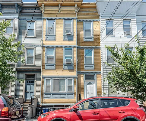 Sold by Nest Seekers International | media 29