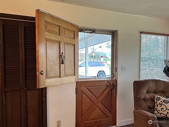 4th image of 2903 Parkview Drive
