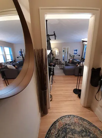 Lincoln Court — Photo 2
