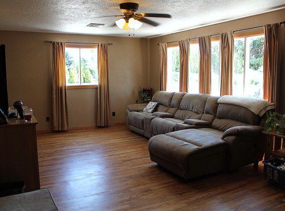 3rd image of 926 S Highland Dr