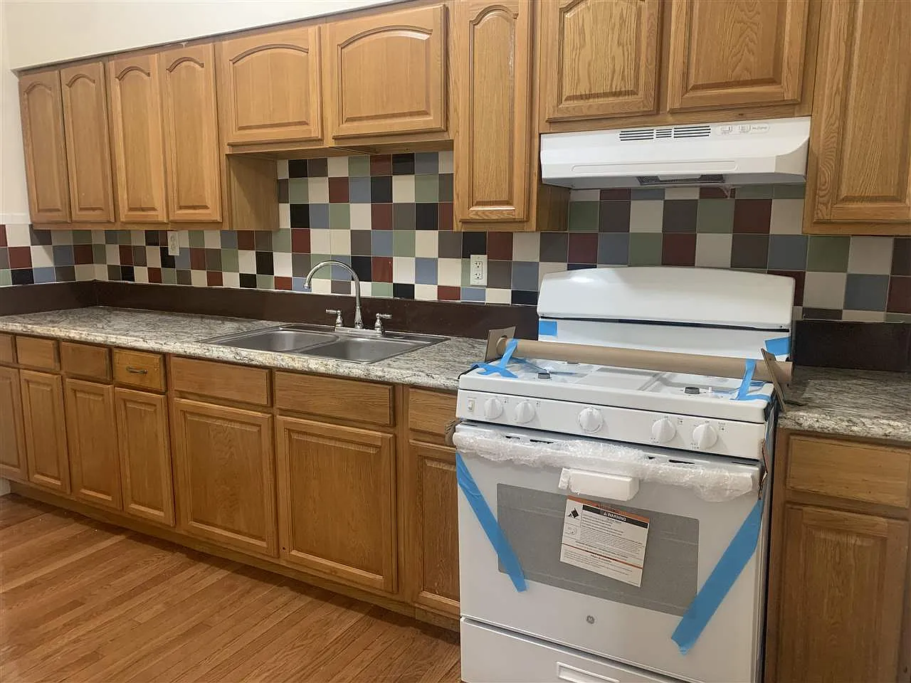 3 bed, 1.0 bath, $2,500 — Photo 2