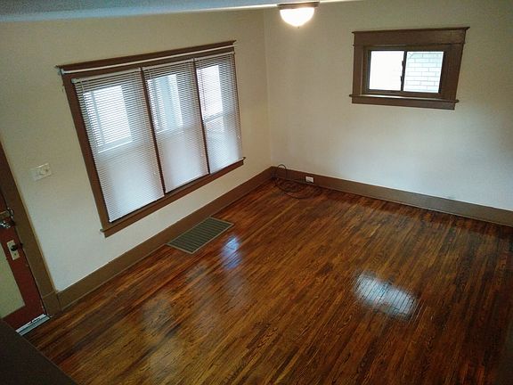 Living Room 13 x 19 feet