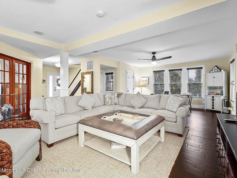 513 Ocean Park Ave — Photo 6