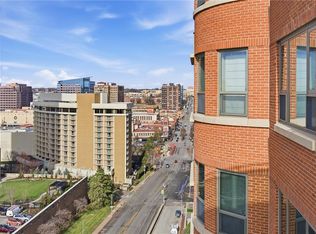 4950 Central St APT 805, Kansas City, MO 64112