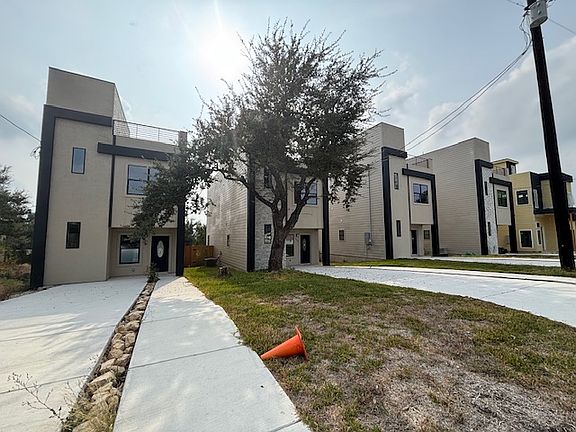 2nd image of 656 Canyon Circle Dr